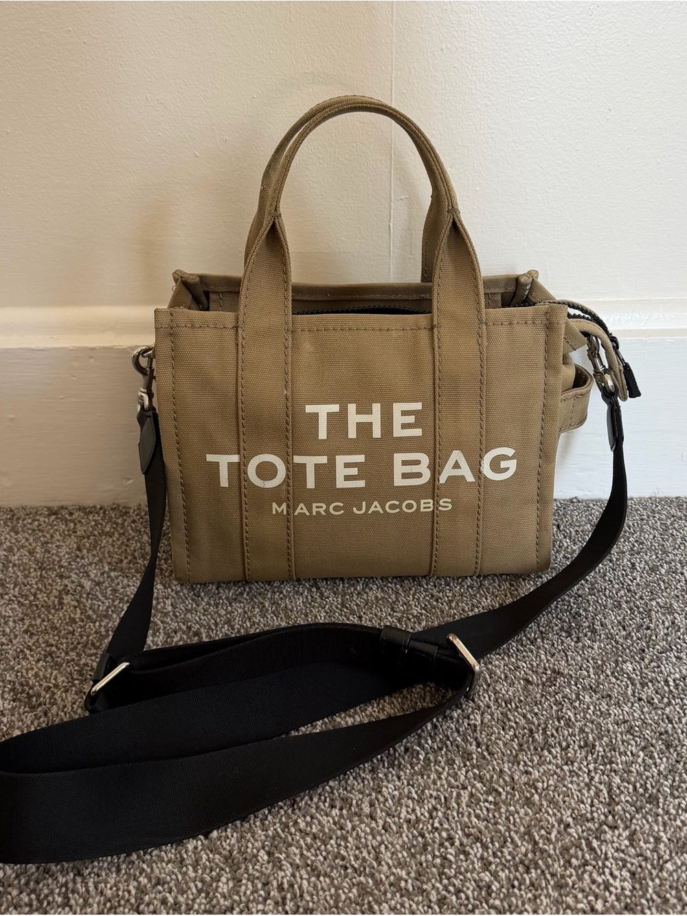 Marc Jacobs The Tote Bag in Olive with Black Strap